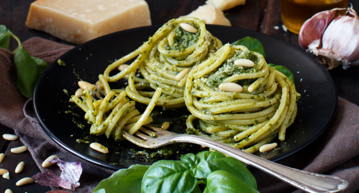 makaron z zielonym pesto