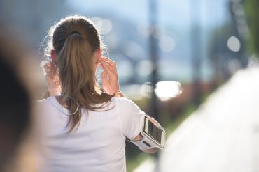 kobieta jogging słuchawki